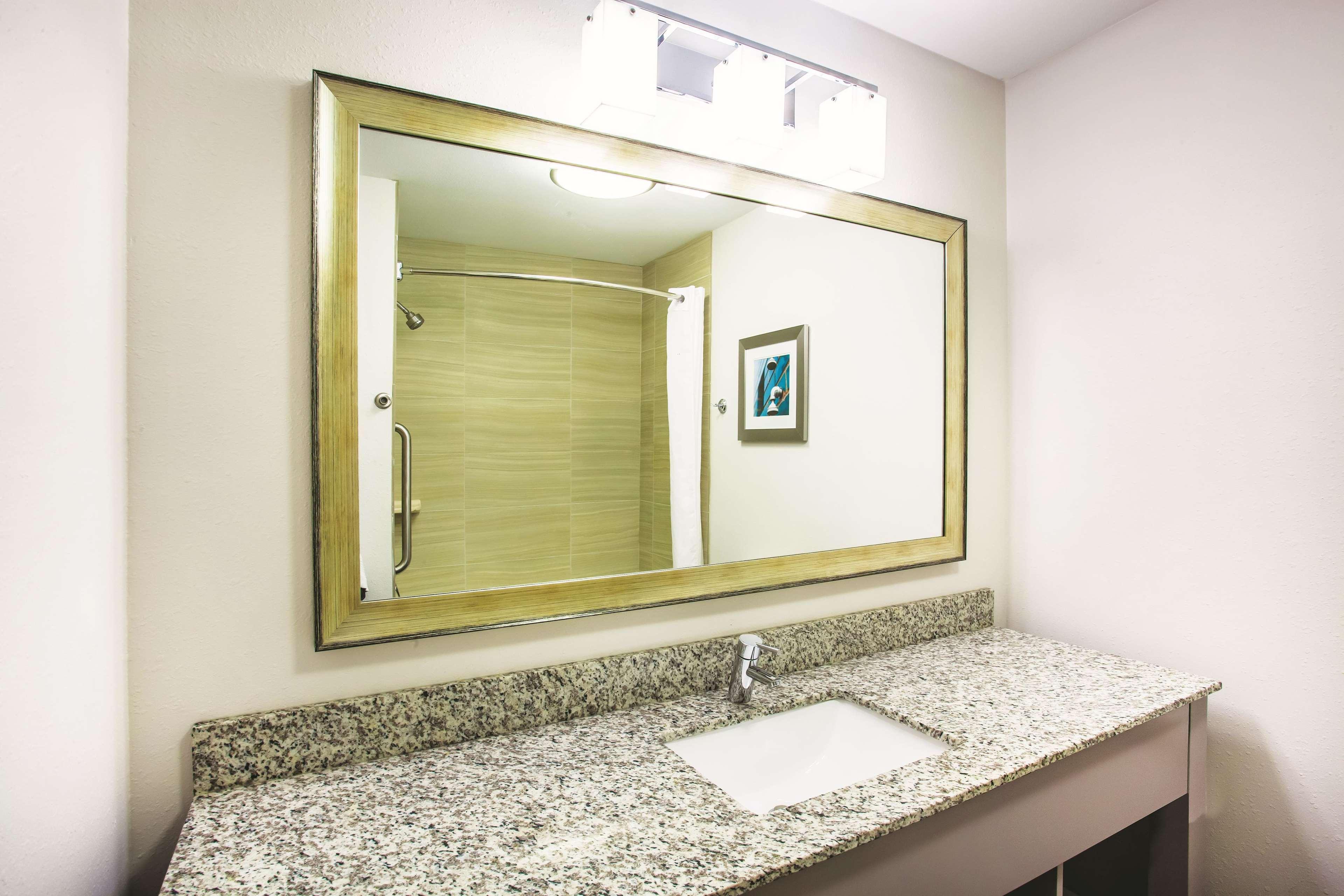 La Quinta By Wyndham St. Paul-Woodbury Hotel Екстериор снимка