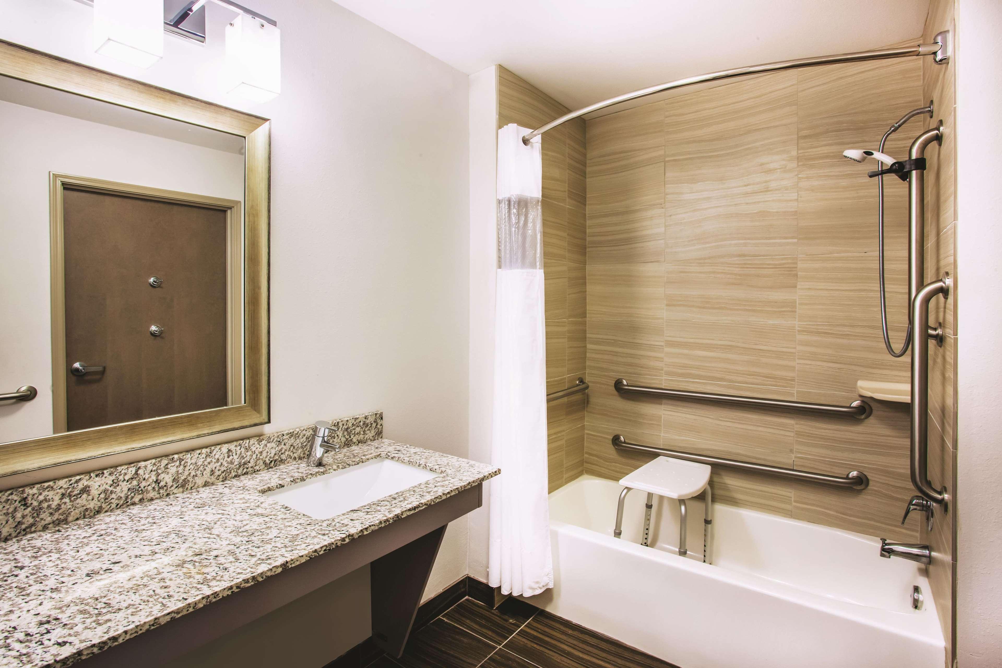 La Quinta By Wyndham St. Paul-Woodbury Hotel Екстериор снимка