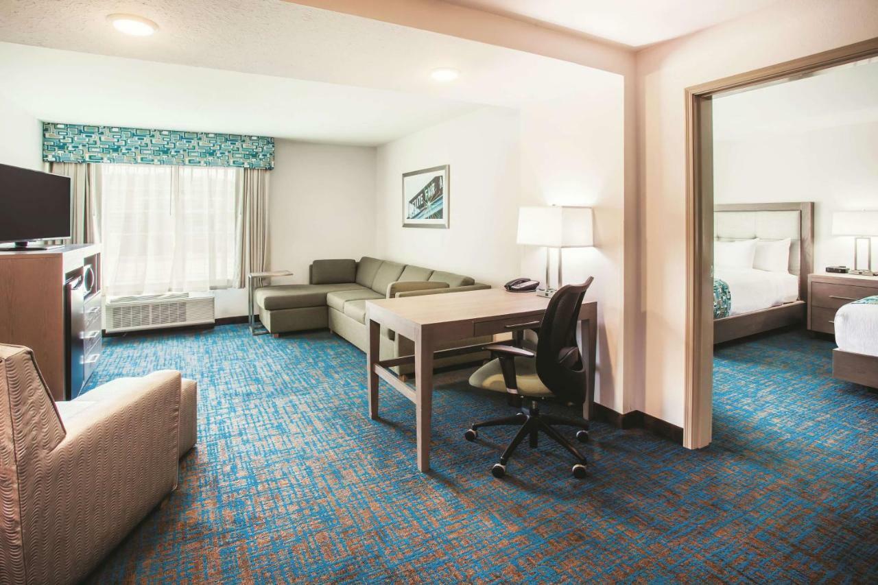 La Quinta By Wyndham St. Paul-Woodbury Hotel Екстериор снимка